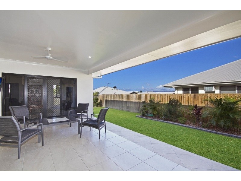 17 Baird Court, Bushland Beach QLD 4818