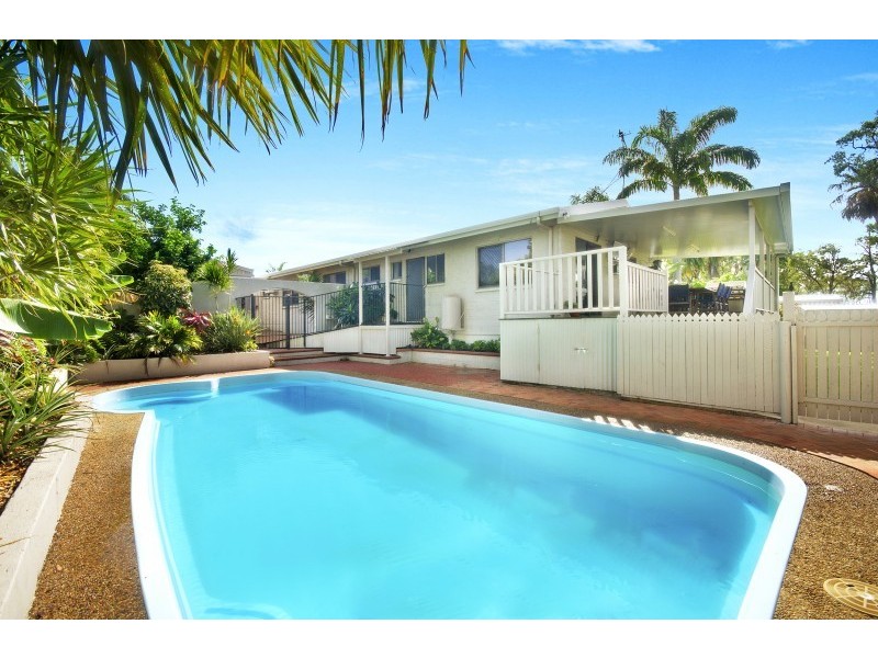 6 Lotus Court, Bushland Beach QLD 4818