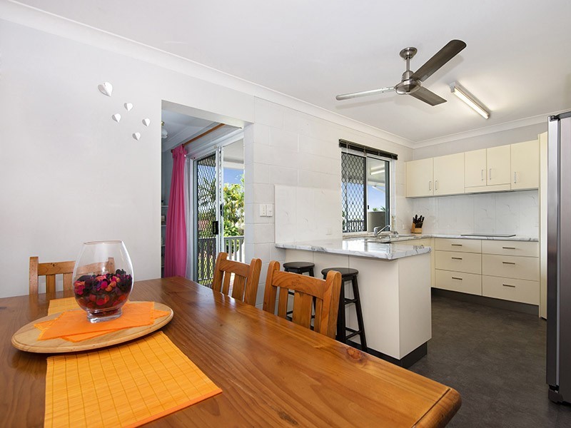 9 Glasgow Avenue, Mount Louisa QLD 4814