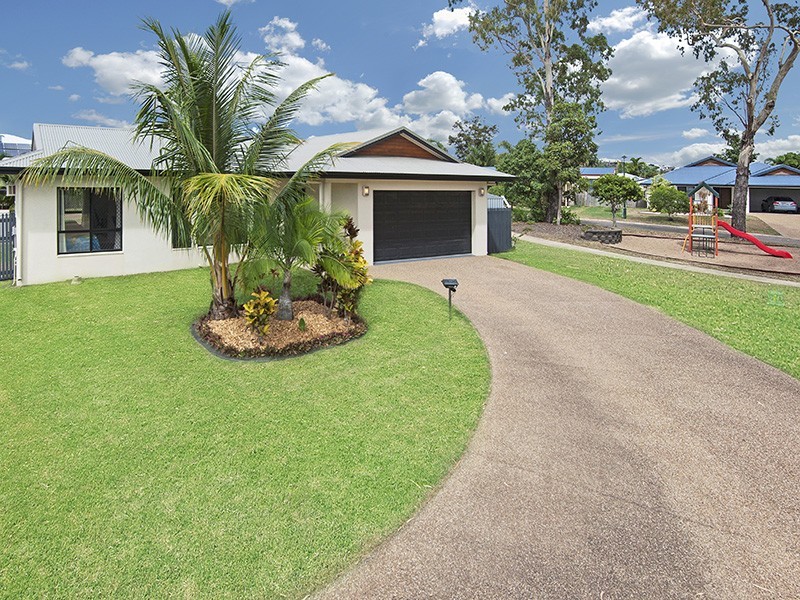 5 Clearwater Court, Bushland Beach QLD 4818