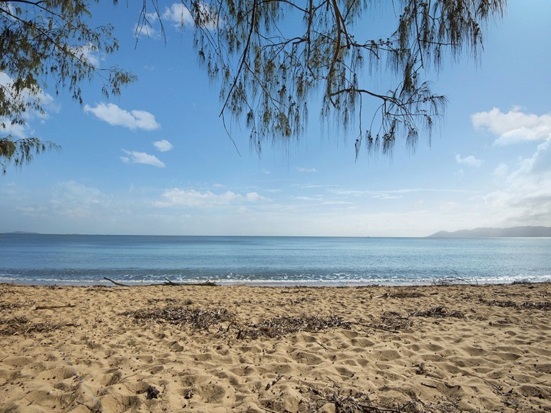 5 Clearwater Court, Bushland Beach QLD 4818