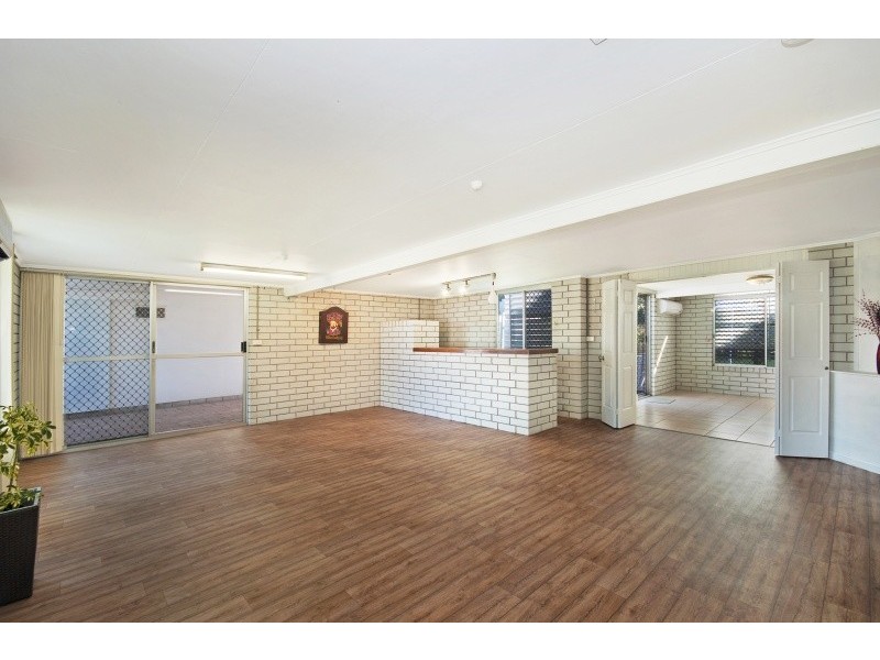 6 Ives Street, Kirwan QLD 4817