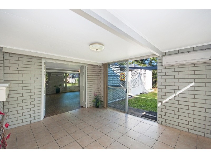 6 Ives Street, Kirwan QLD 4817