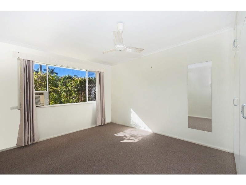 6 Ives Street, Kirwan QLD 4817