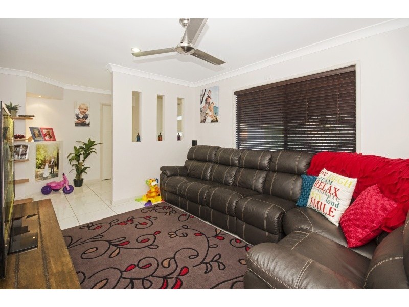 9 Dugong Court, Bushland Beach QLD 4818