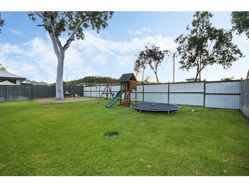 9 Dugong Court, Bushland Beach QLD 4818