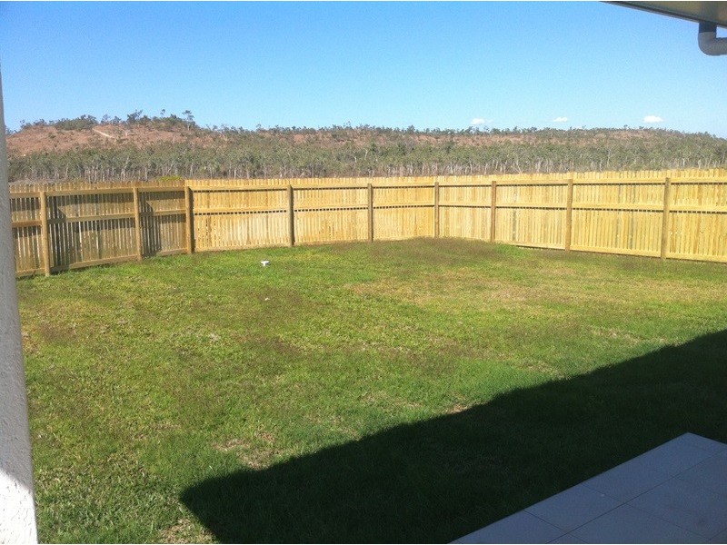 93 Daintree Drive, Bushland Beach QLD 4818