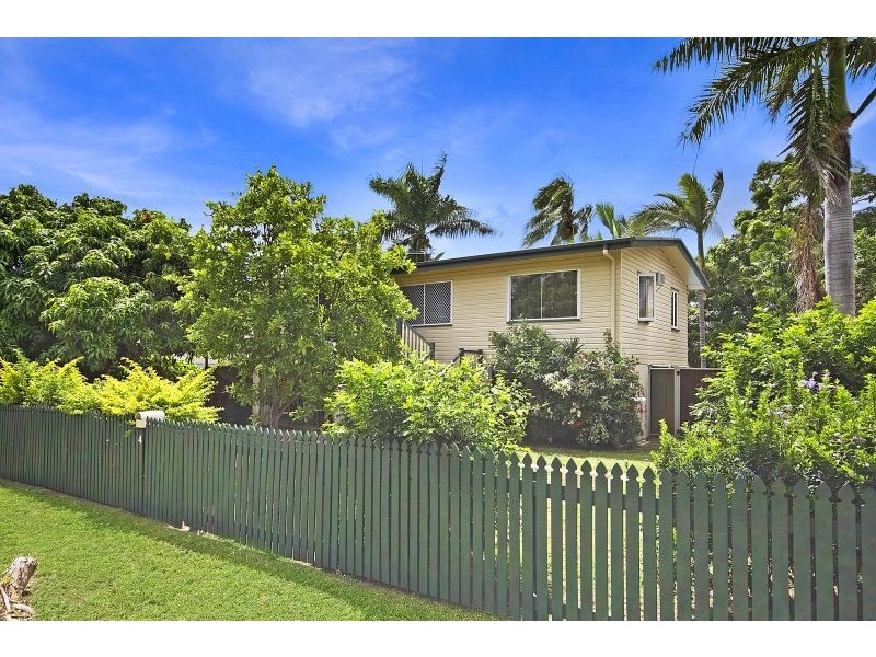 4 Brett Street, Cranbrook QLD 4814