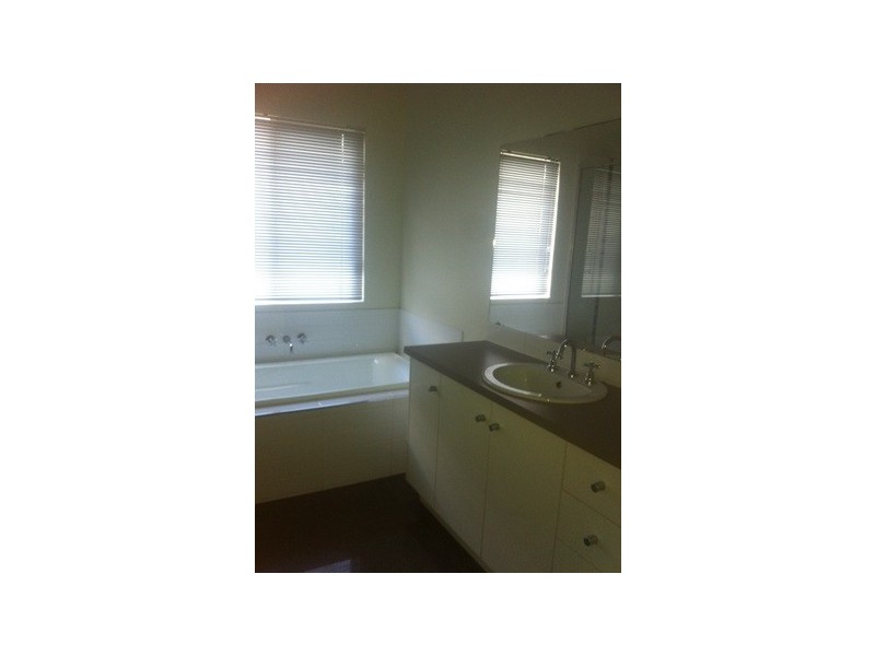 34 Dunlop Street, Kelso QLD 4815