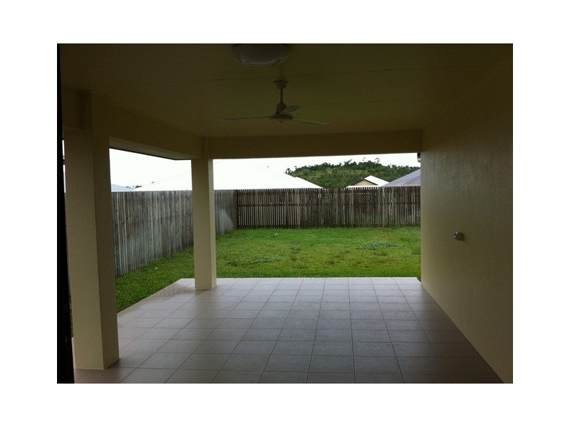 20 Lochern Way, Bushland Beach QLD 4818