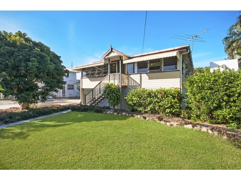 30 Lowth Street, Rosslea QLD 4812
