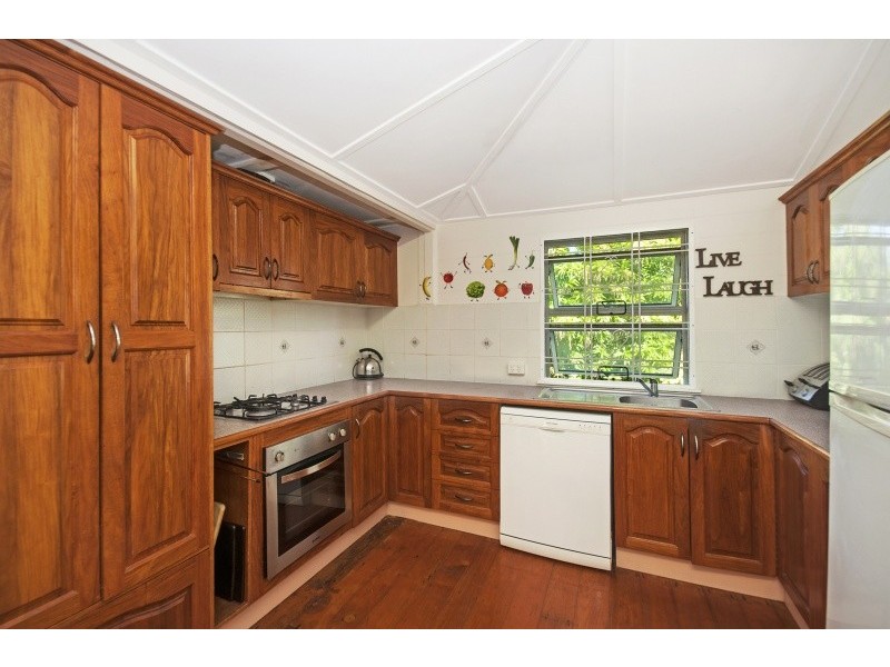 30 Lowth Street, Rosslea QLD 4812