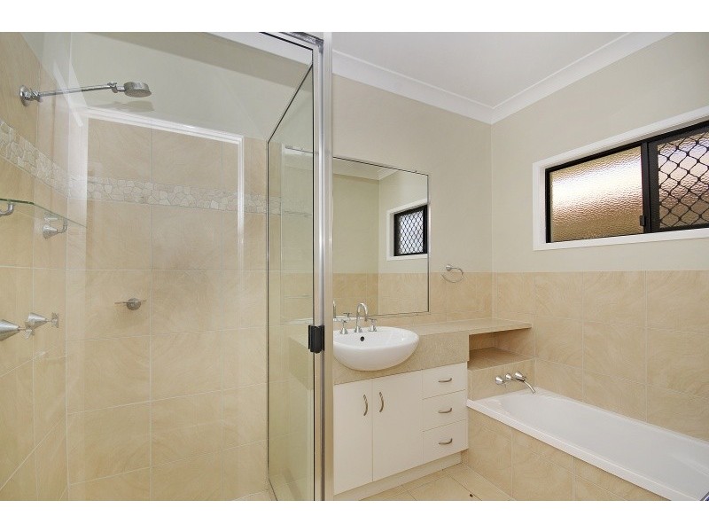 33 Bamboo Crescent, Mount Louisa QLD 4814