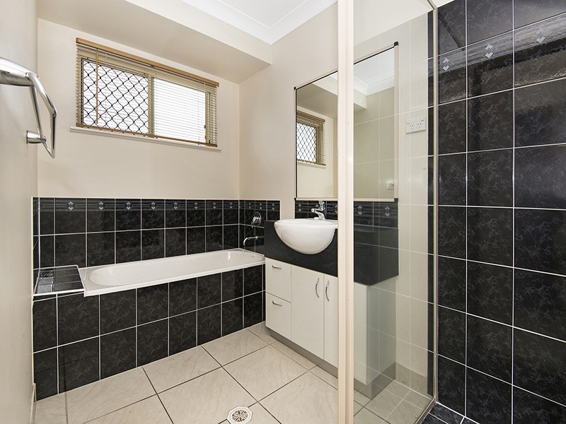 6 Angelus Place, Kirwan QLD 4817