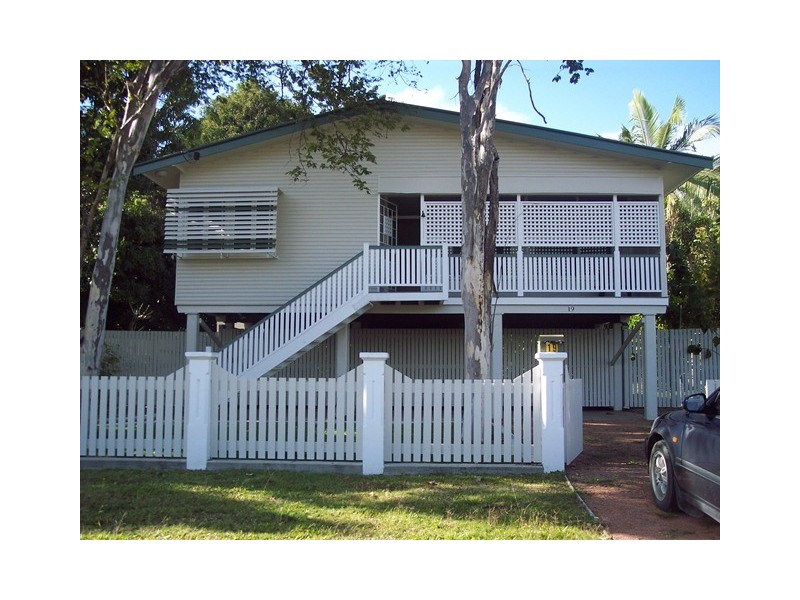 19 Parry Street, Belgian Gardens QLD 4810