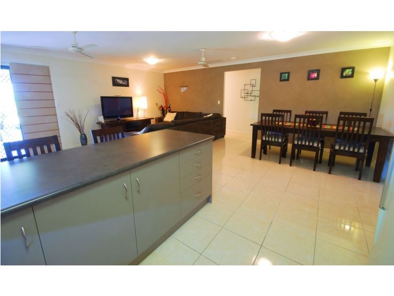 7 Littabella Place, Bushland Beach QLD 4818