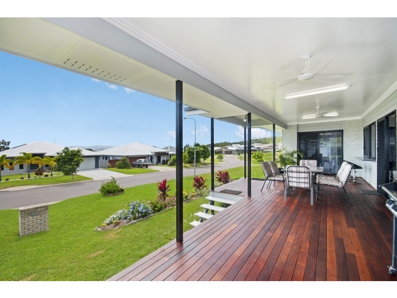 8 Deedes Crescent, Bushland Beach QLD 4818