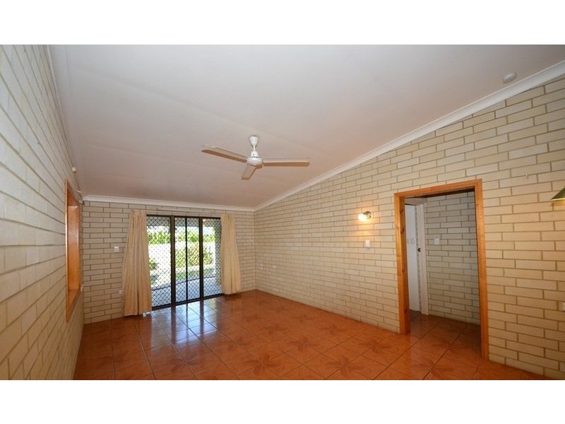 15 Coral Street, Saunders Beach QLD 4818