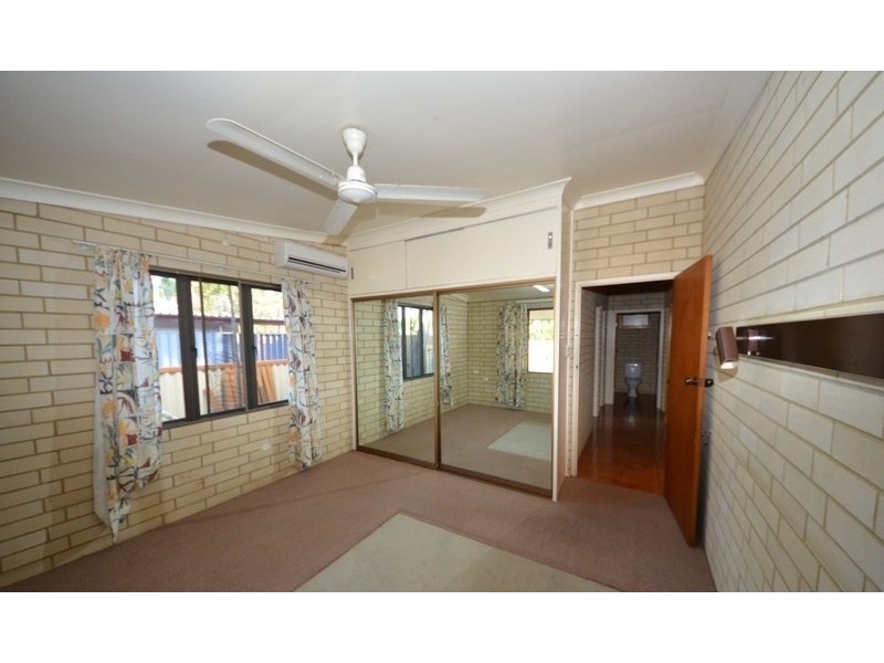 15 Coral Street, Saunders Beach QLD 4818