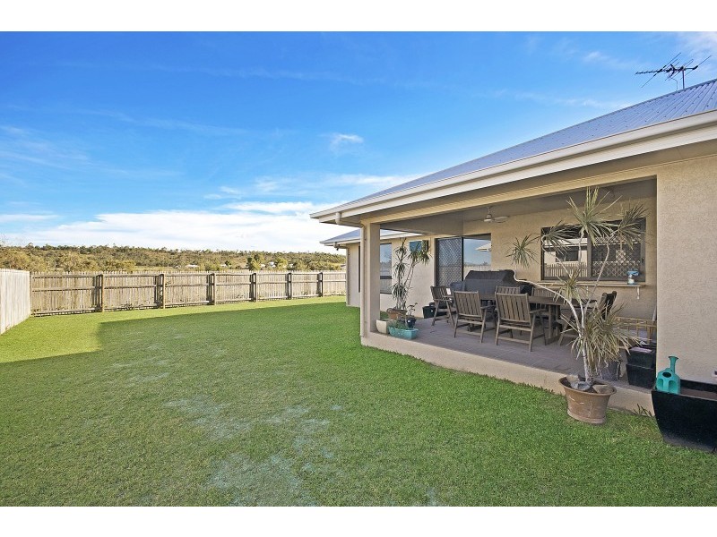 18 Mariala Court, Bushland Beach QLD 4818
