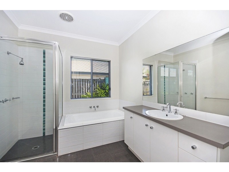 34 Dunlop Street, Kelso QLD 4815