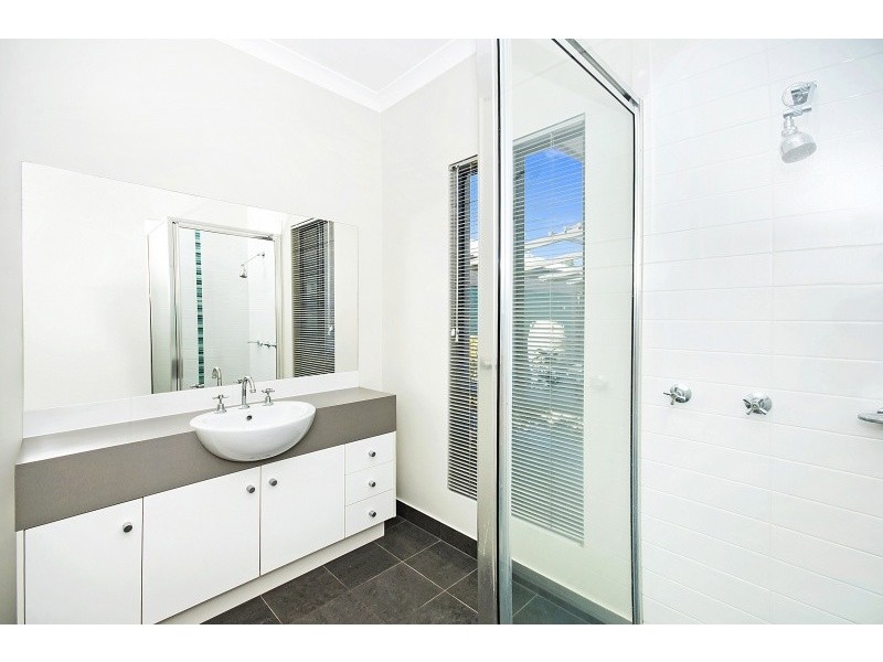 34 Dunlop Street, Kelso QLD 4815