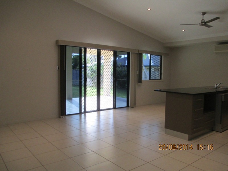 41 Eshelby Street, Bushland Beach QLD 4818