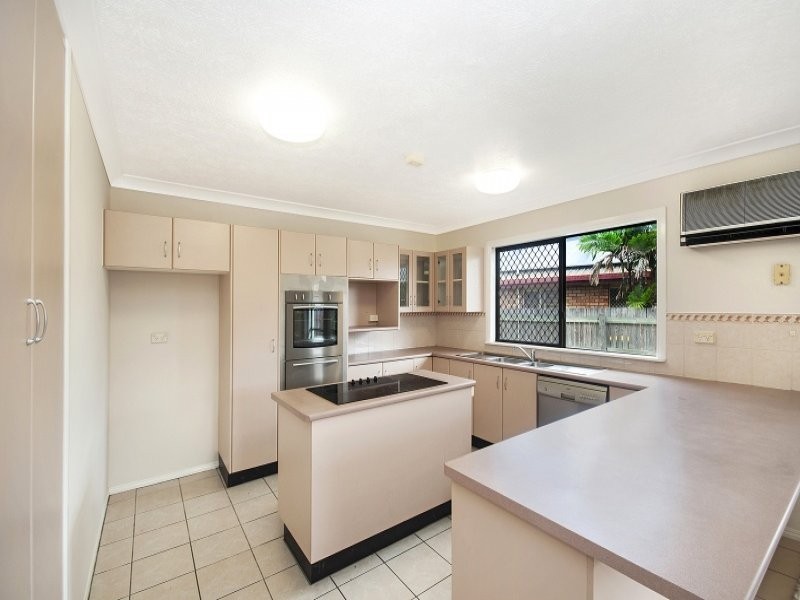 13 Feather Court, Kirwan QLD 4817