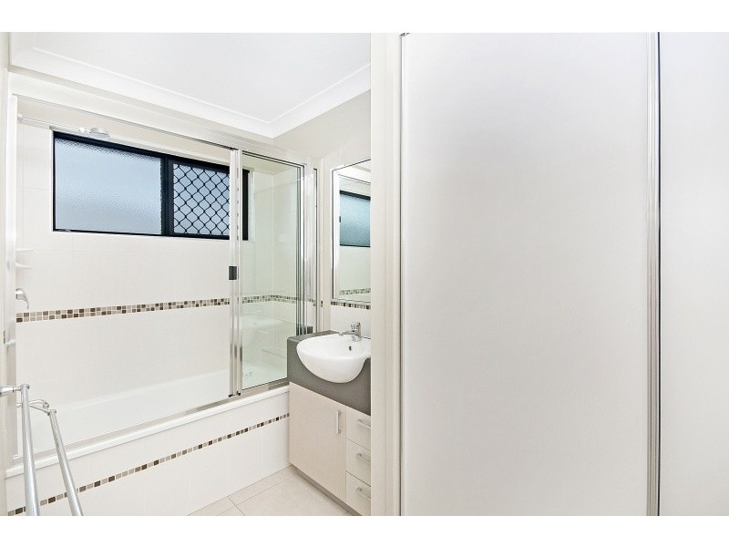 8 Coolidge Street, Mount Louisa QLD 4814