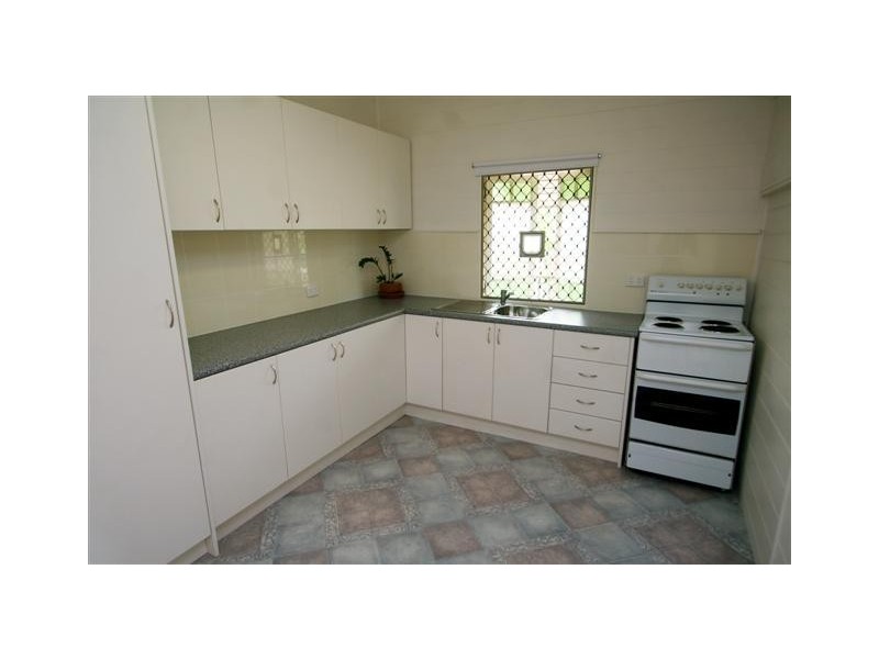 24 Hubert Street, South Townsville QLD 4810