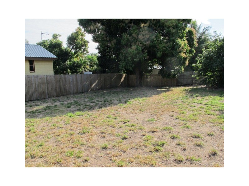 24 Hubert Street, South Townsville QLD 4810