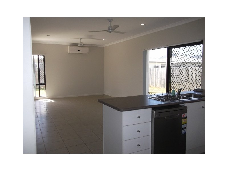 6 Skardon Place, Kelso QLD 4815