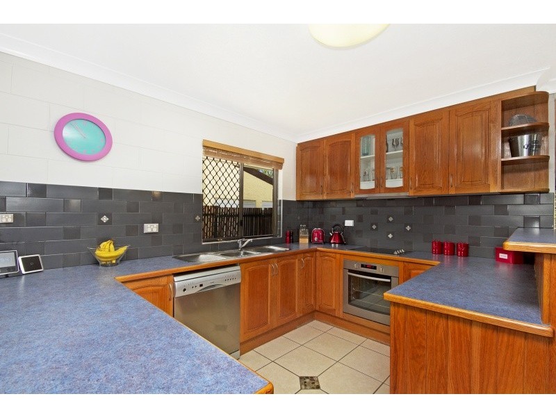 16 Winston Crescent, Kirwan QLD 4817