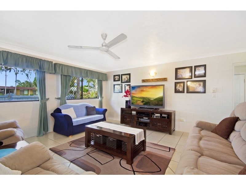 16 Winston Crescent, Kirwan QLD 4817