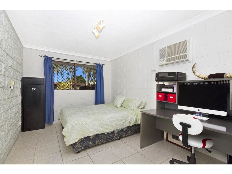 16 Winston Crescent, Kirwan QLD 4817