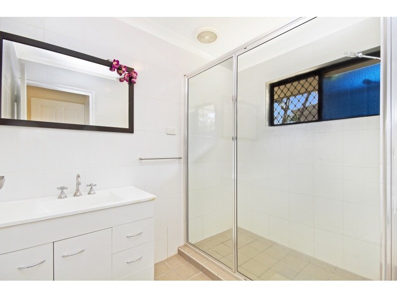 16 Winston Crescent, Kirwan QLD 4817