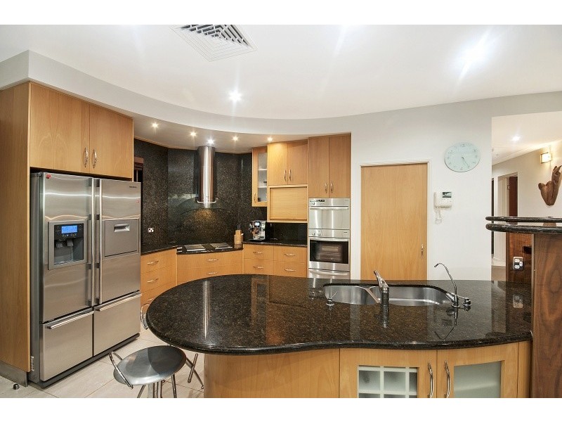 36 Palm Street, Rowes Bay QLD 4810