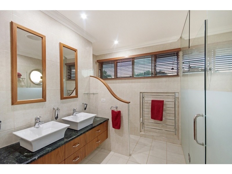 36 Palm Street, Rowes Bay QLD 4810