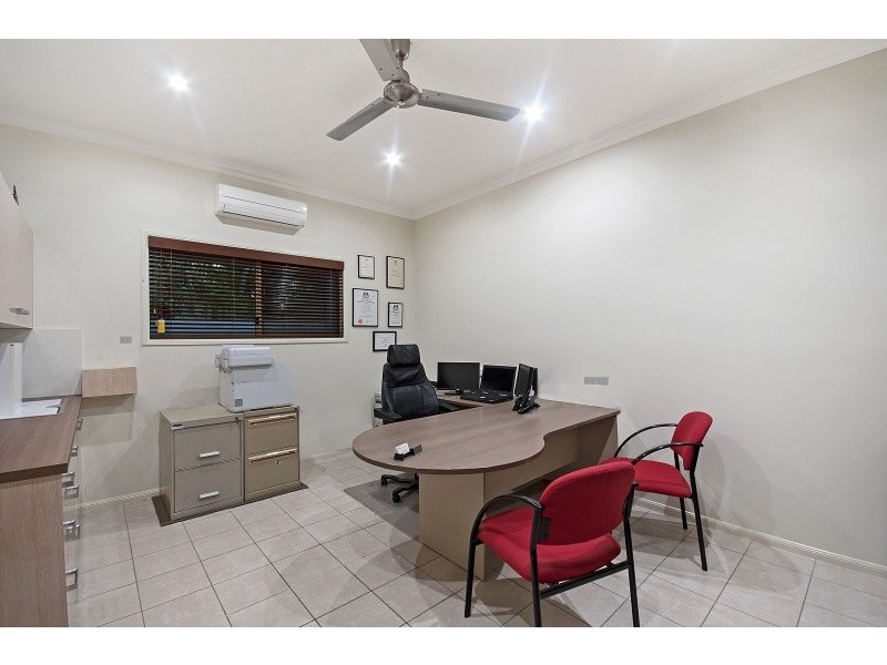 36 Palm Street, Rowes Bay QLD 4810