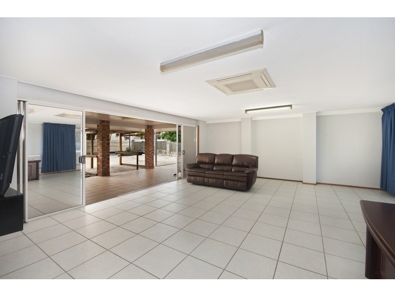 373 Mount Low Parkway, Bushland Beach QLD 4818