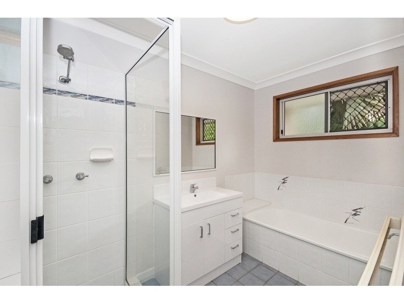 373 Mount Low Parkway, Bushland Beach QLD 4818