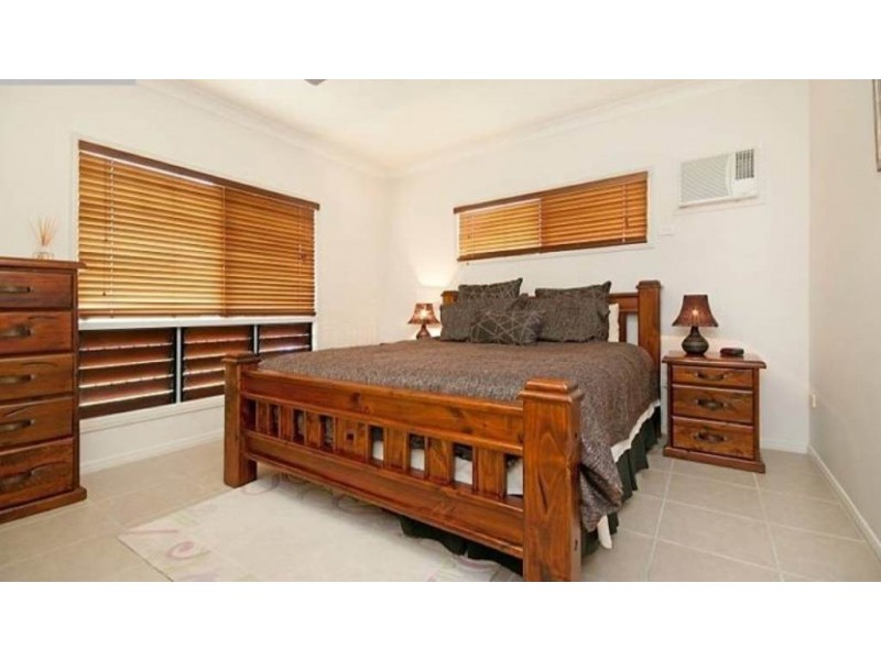 9 Waterdragon Link, Douglas QLD 4814