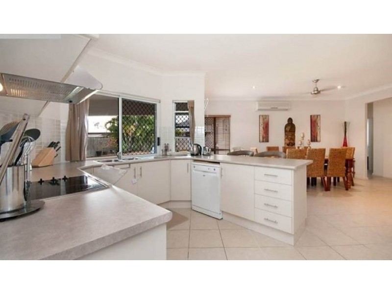 9 Waterdragon Link, Douglas QLD 4814