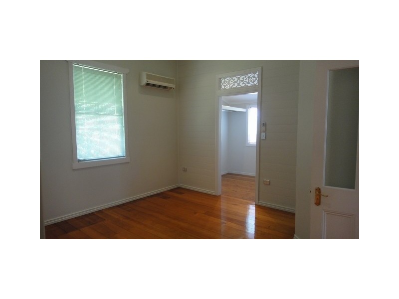 21 Garrick Street, West End QLD 4810