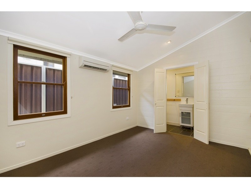 22 North Street, West End QLD 4810