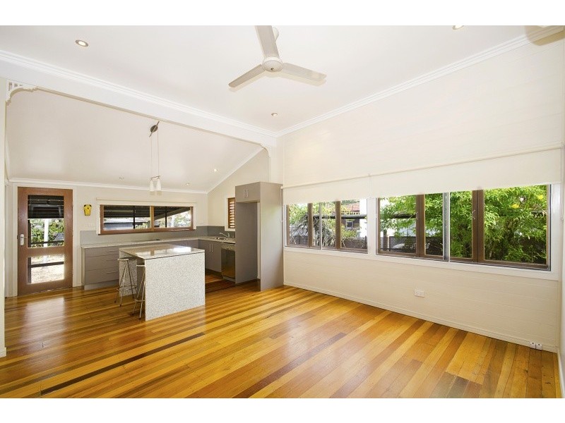 22 North Street, West End QLD 4810