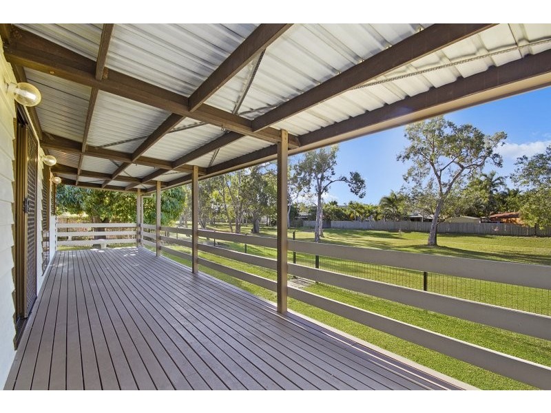 10 Vesterman Court, Bushland Beach QLD 4818