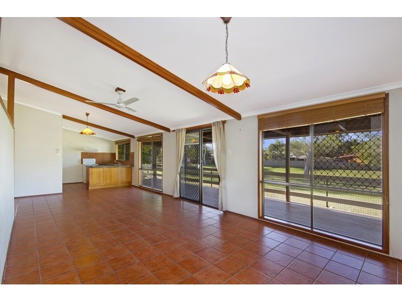 10 Vesterman Court, Bushland Beach QLD 4818