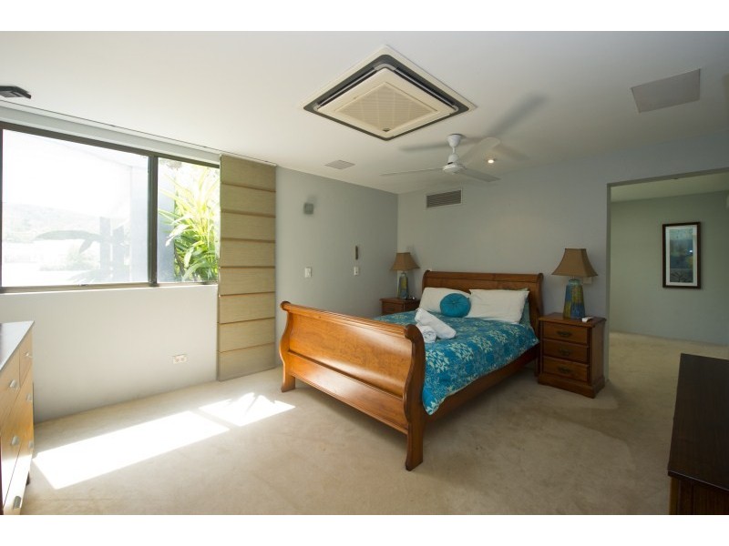 24 The Grove, Nelly Bay QLD 4819