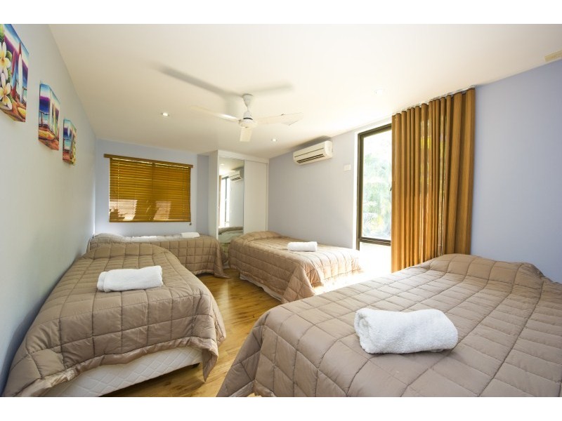 24 The Grove, Nelly Bay QLD 4819